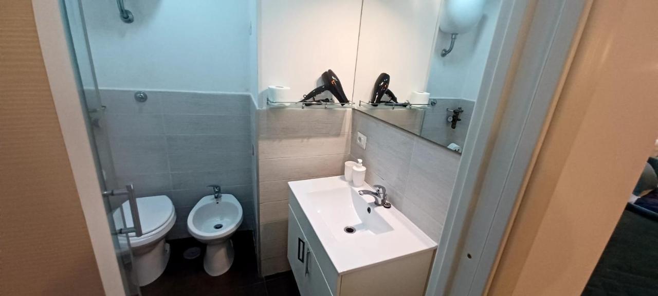 Apartamento Residenza Plebliscito Nápoles Exterior foto