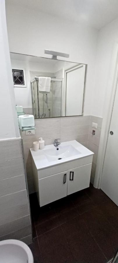 Apartamento Residenza Plebliscito Nápoles Exterior foto